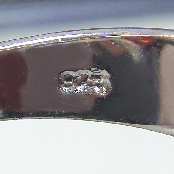 (r1071)Anillo de plata con 2 piedras triangulares.